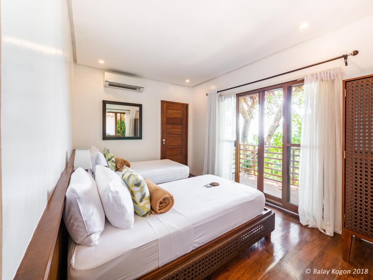 Balay Kogon Hotel Carles Ngoại thất bức ảnh